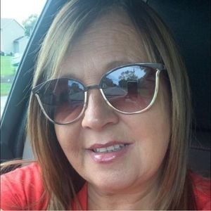 Meet your Posher, Teri